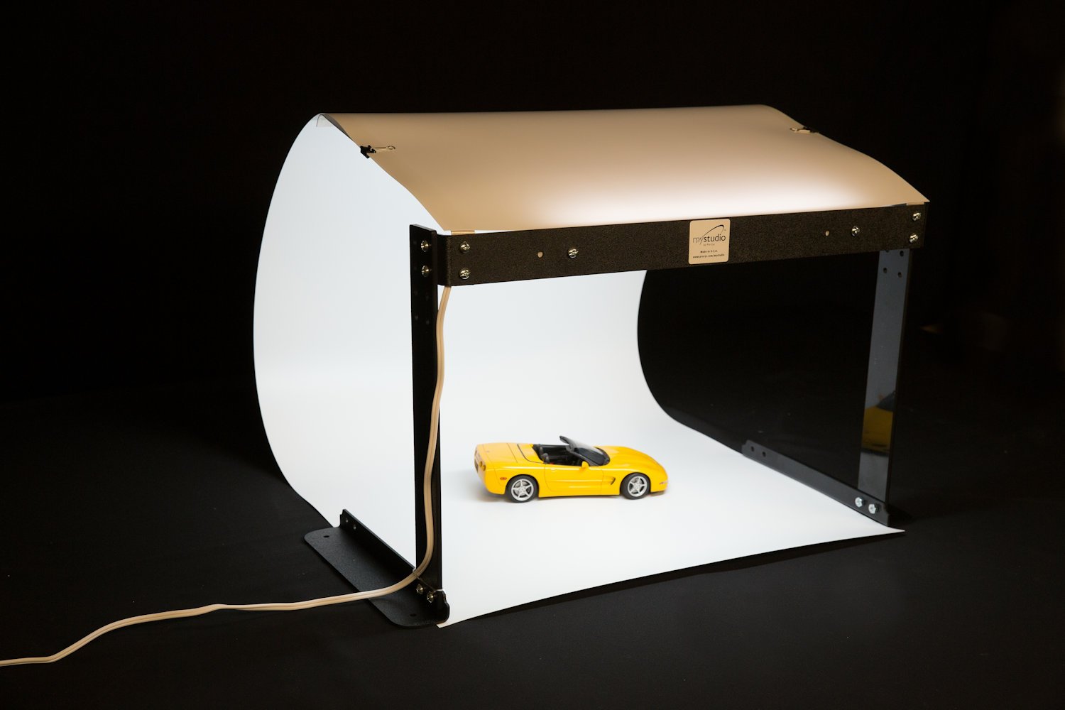 MyStudio PS5 Portable Table Top Photo Studio Lightbox Bonus Kit with 5 Colored Backgrounds and Two 9 x 12 White Bounce Card Reflectors 